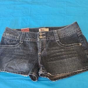 SO Dark Blue 5 Pocket Jean Shorts Frayed Hem For Women Size 11